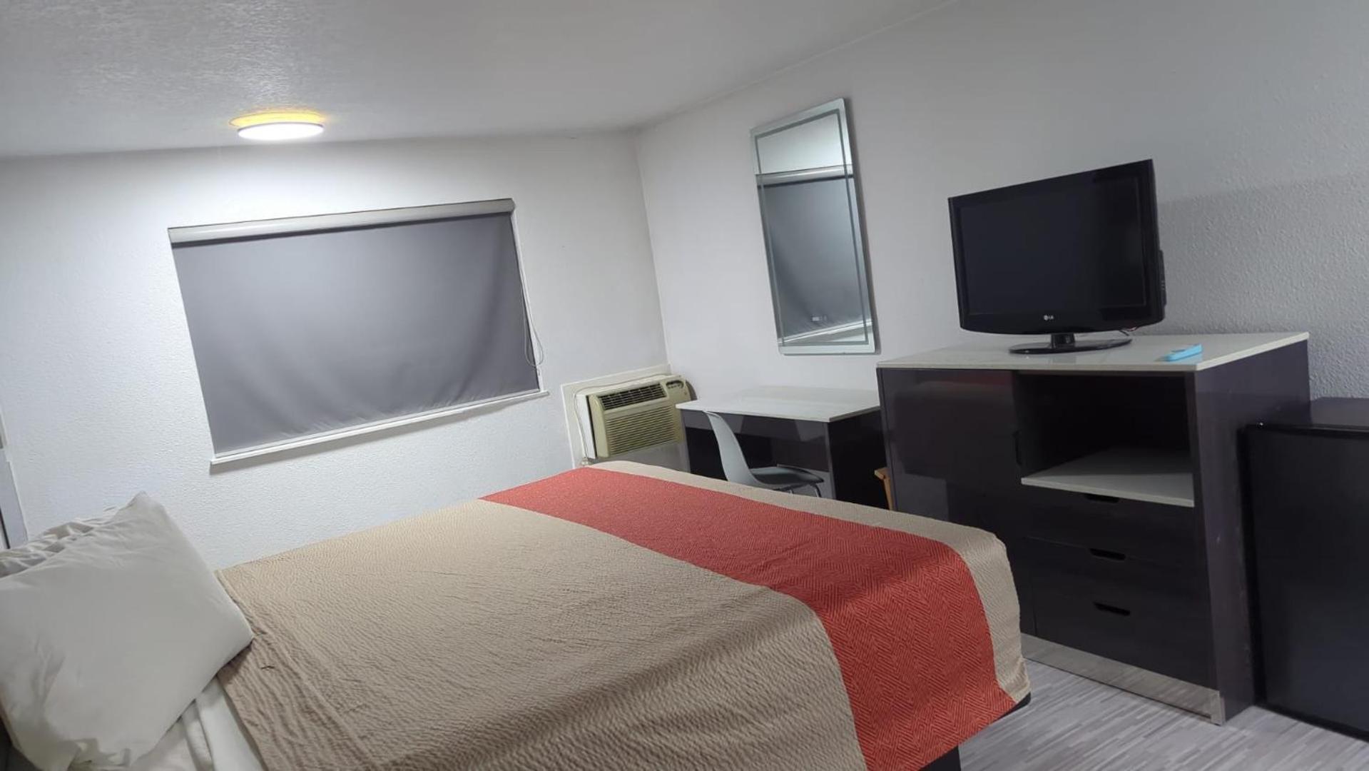 Evergreen Inn & Suites Portland (Adults Only) Eksteriør bilde