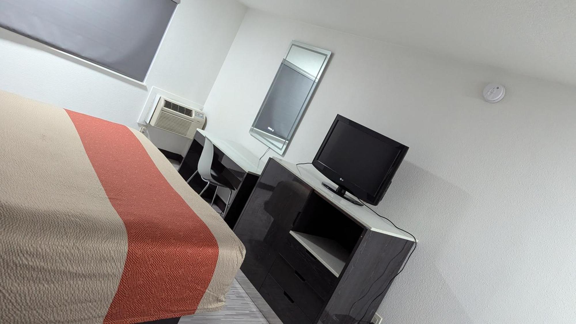 Evergreen Inn & Suites Portland (Adults Only) Eksteriør bilde
