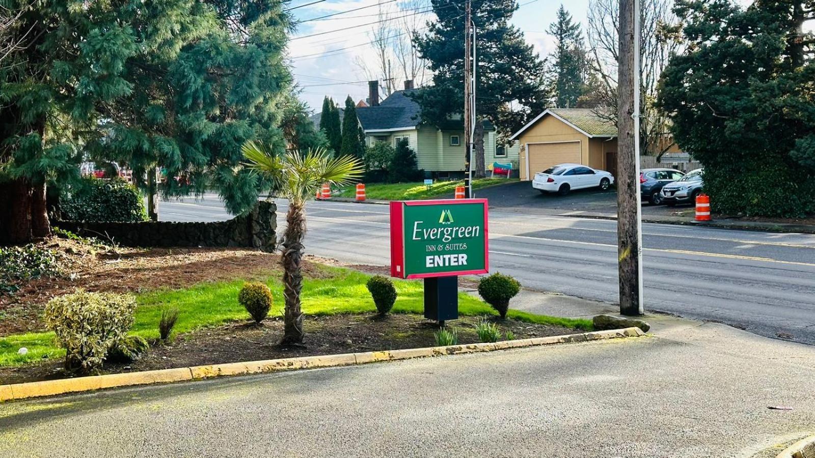 Evergreen Inn & Suites Portland (Adults Only) Eksteriør bilde