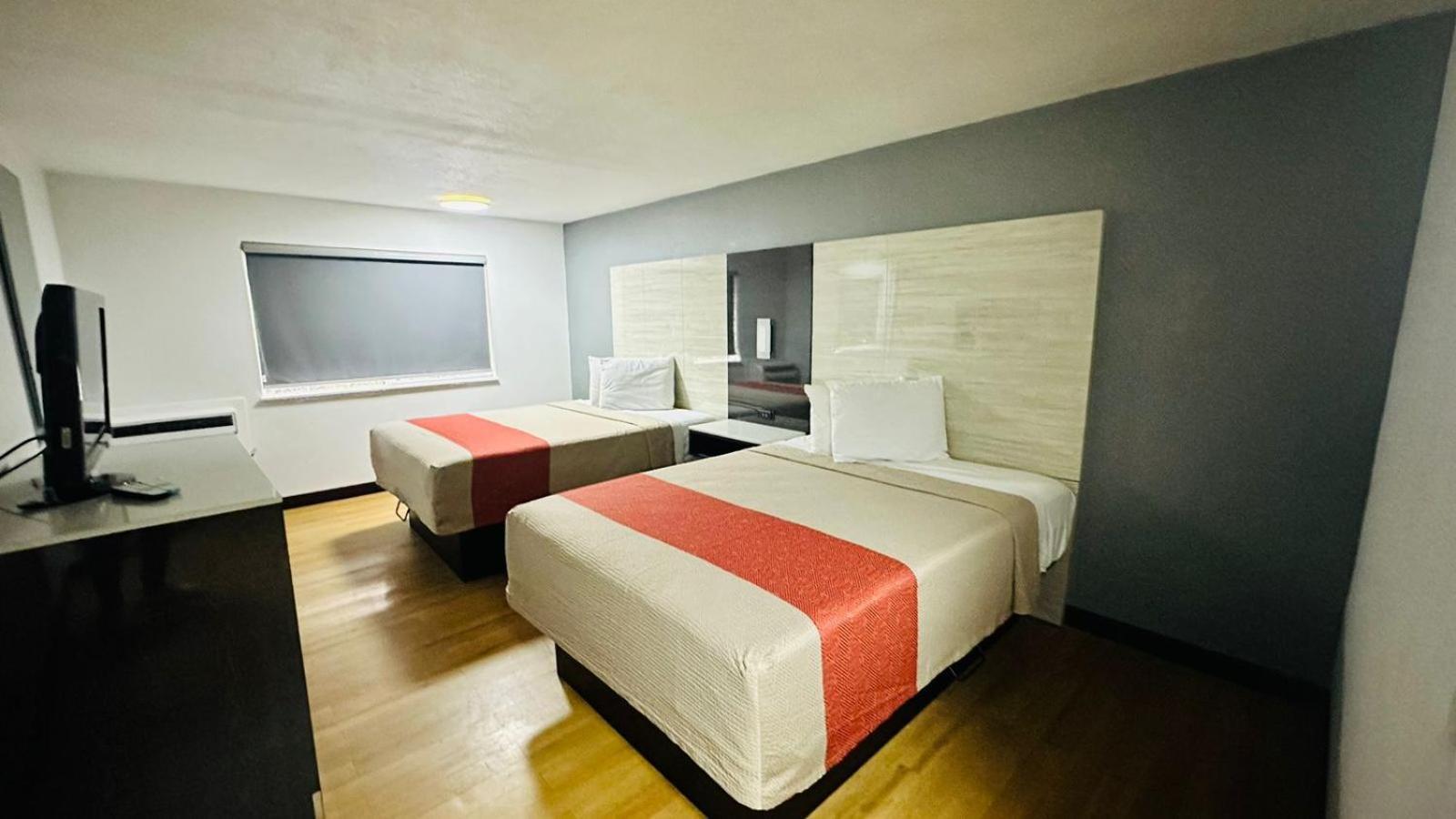 Evergreen Inn & Suites Portland (Adults Only) Eksteriør bilde